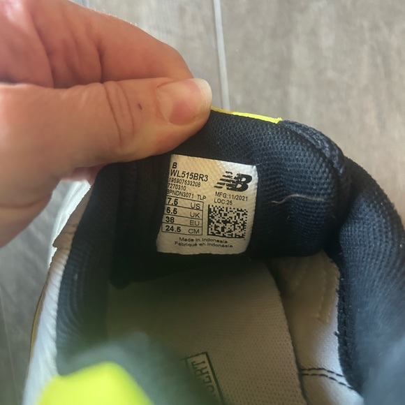 New Balance Women's 515 V3 Sneaker - Picture 5 of 6